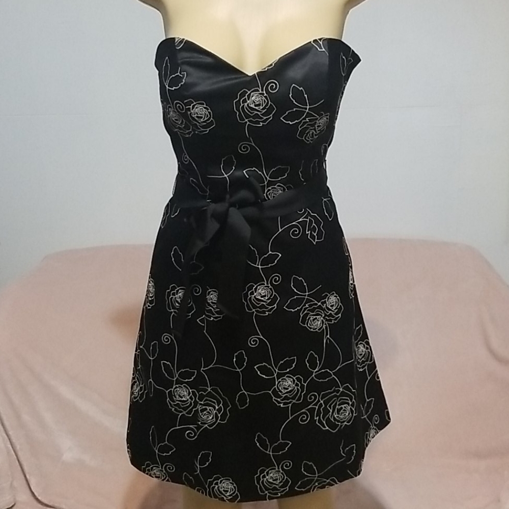 A-line strapless dress, size 2